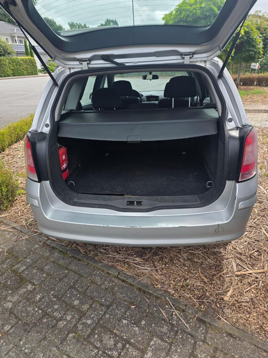 Opel Astra 2010 — photo 5