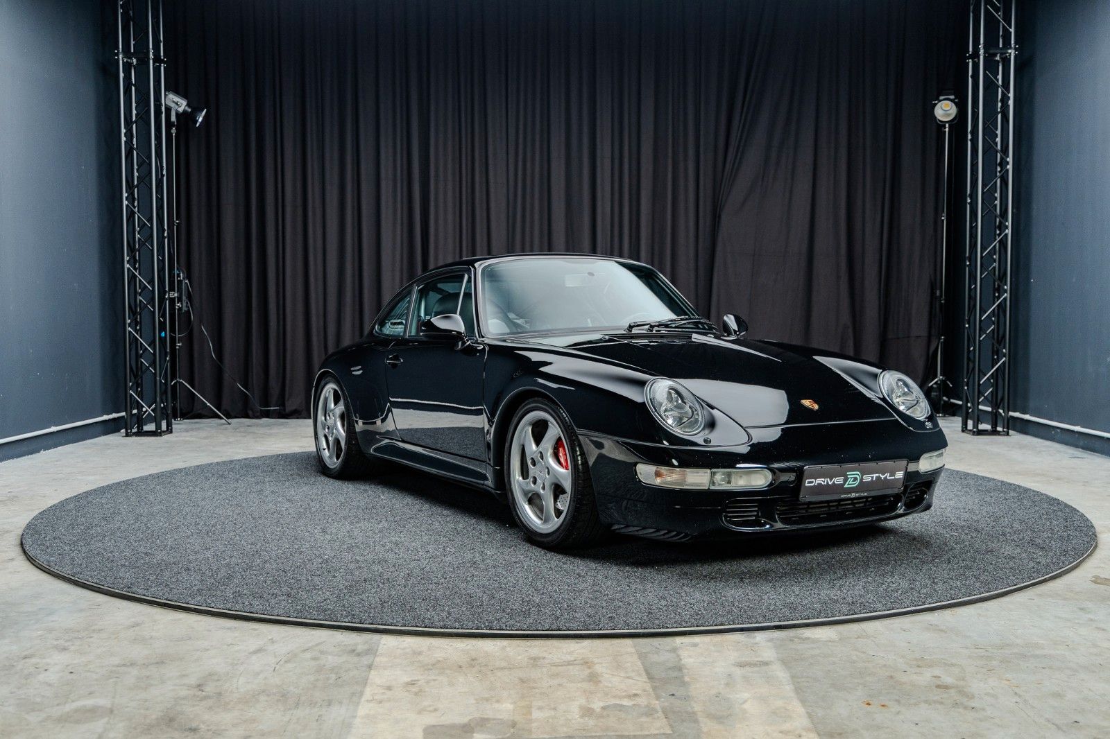 Fahrzeugabbildung Porsche 993 Carrera 4S + Bilstein + RS Sitze + Käfig