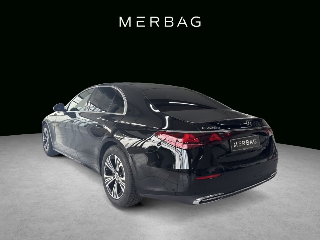 Mercedes-Benz E 220 d 4MATIC Limousine AVANTGARDE WINTER ACC foto 5