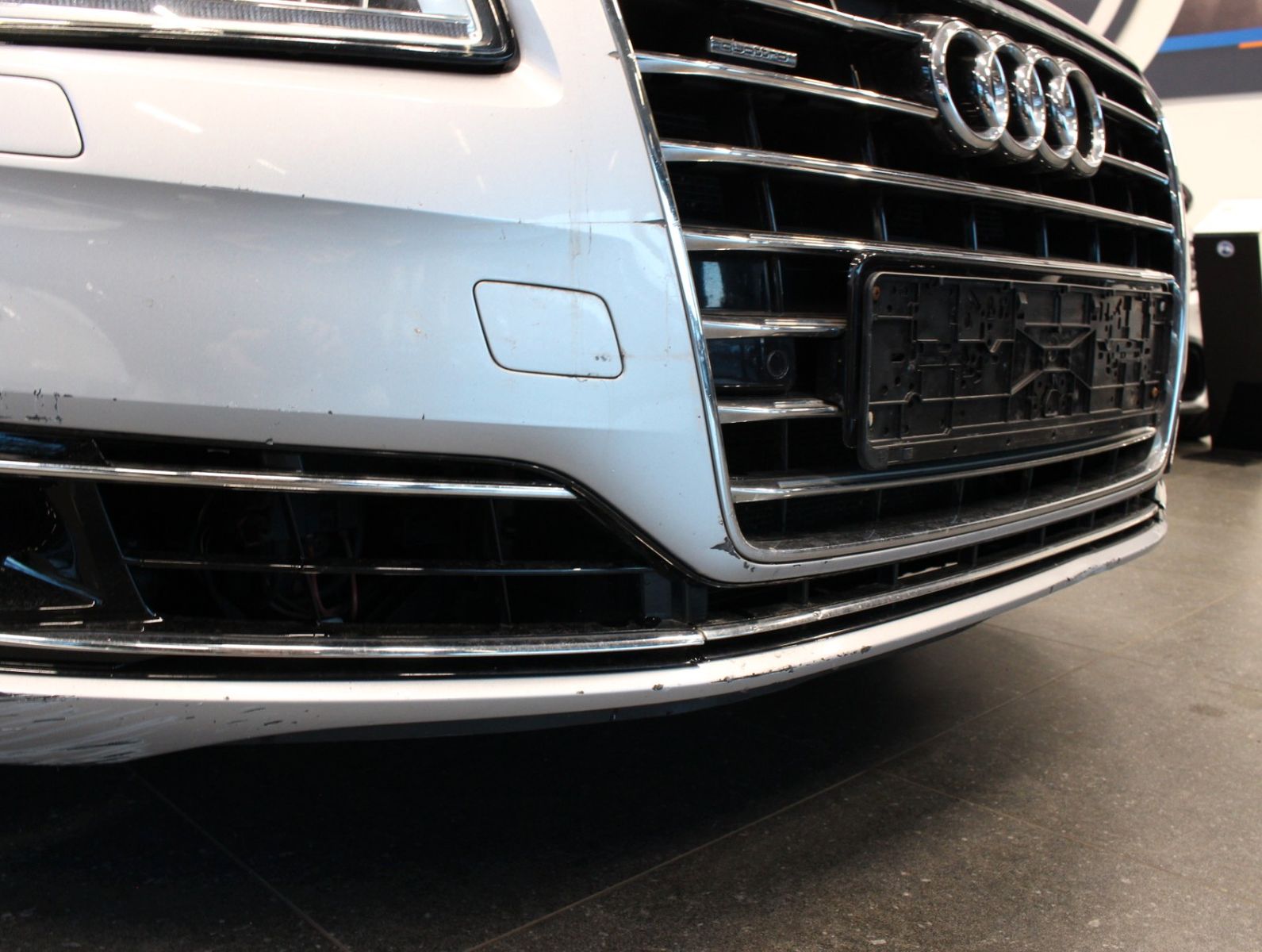 Fahrzeugabbildung Audi A8 4.0 TFSI tiptronic quattro*1.Hand Matrix-LED