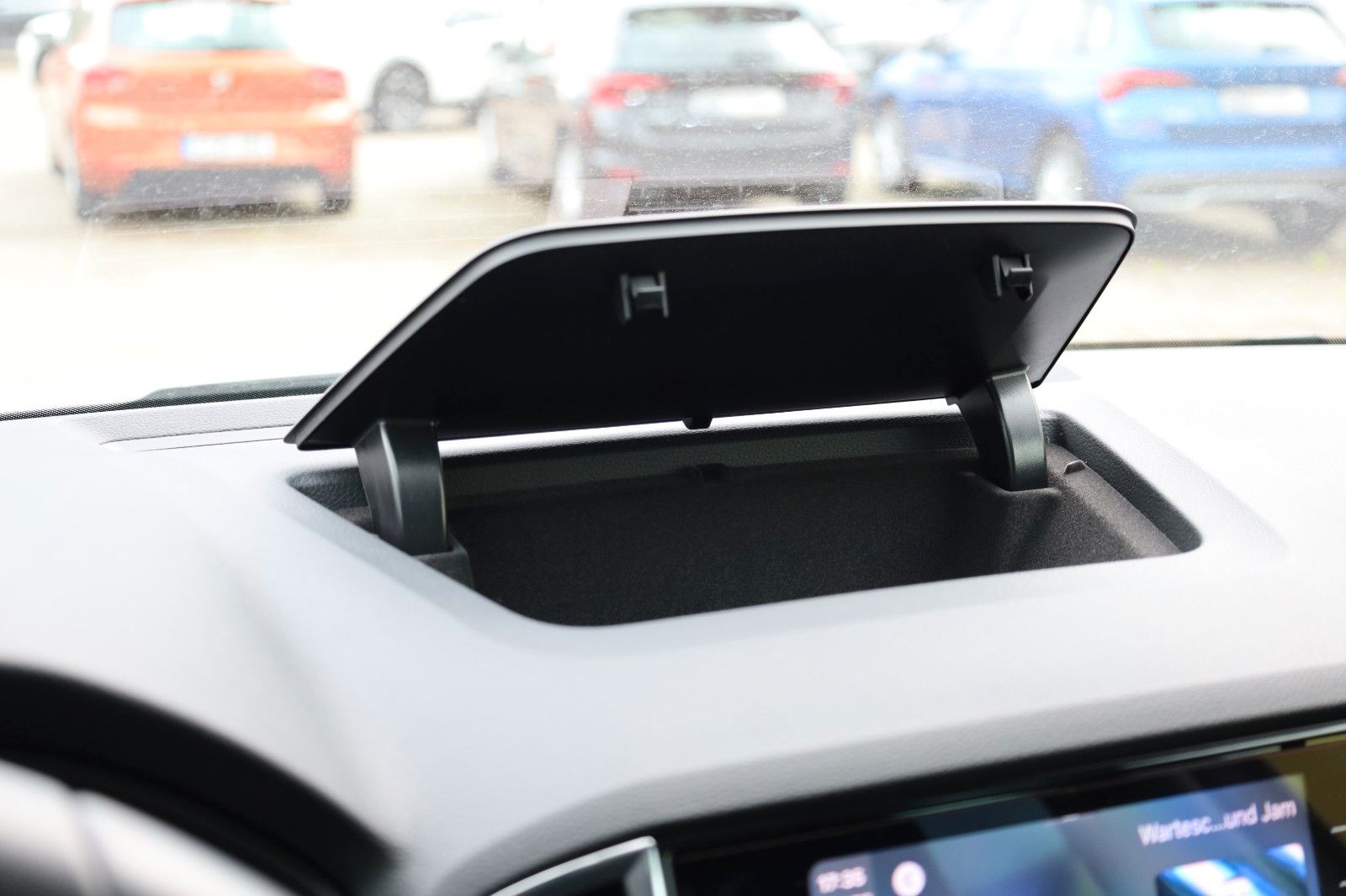 Fahrzeugabbildung SKODA Karoq Ambition 1.5 ACT DSG *Smart Link *SHZ