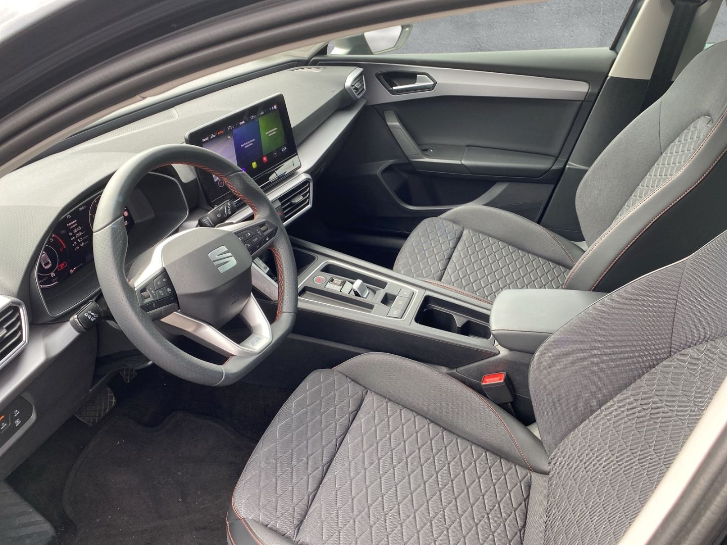 Fahrzeugabbildung SEAT Leon Sportstourer FR 2.0 TDI EU6d Navi Digitales