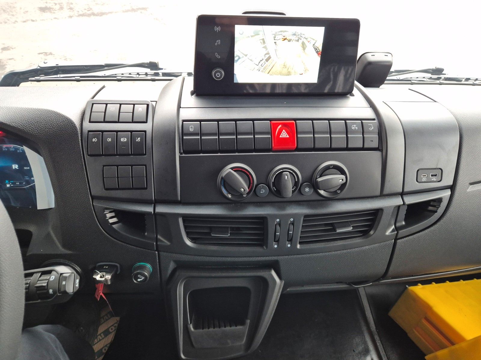 Fahrzeugabbildung Iveco Eurocargo ML75E21/P LBW 3 Sitze Klima