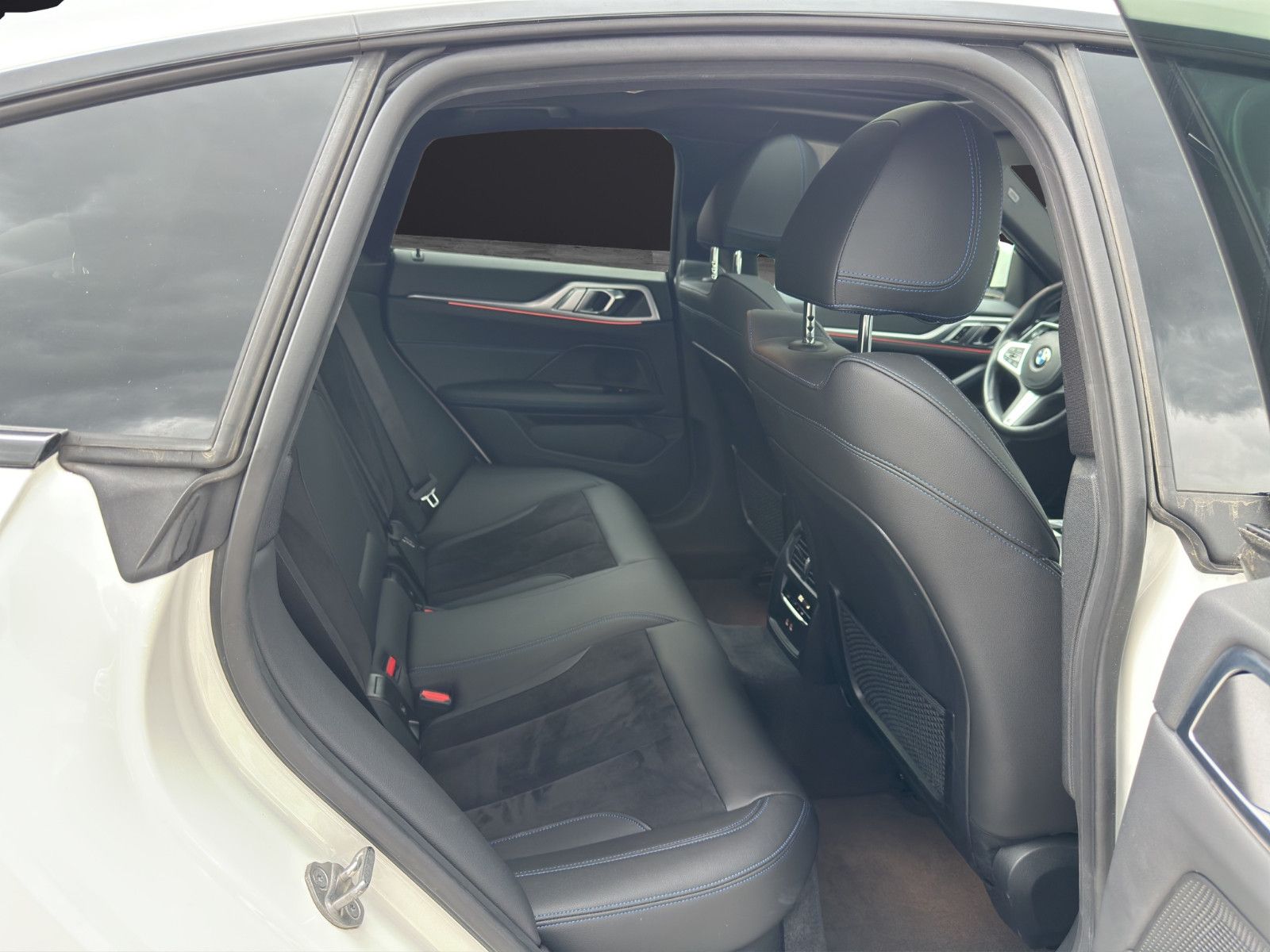 Fahrzeugabbildung BMW 420d Gran Coupe MSport LED*LiveC*Schiebedach*