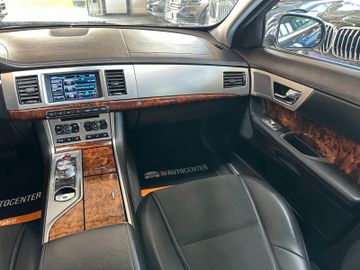 Jaguar XF *Keyless*AHK*BI-XENON*Leder*2-Zonen*
