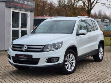 Volkswagen Tiguan - 1