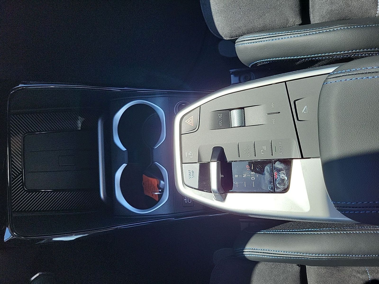 BMW iX2 - Bild 12