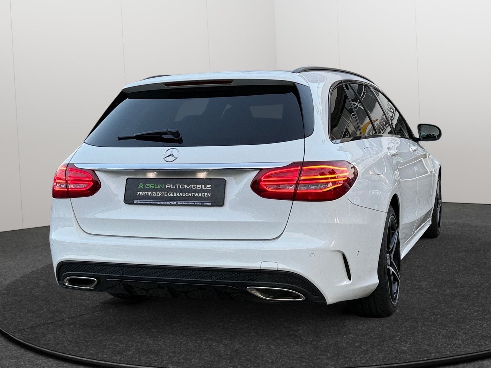 Fahrzeugabbildung Mercedes-Benz C 200 AMG Line Autom.Leder/R-Kamera/LED/Garantie