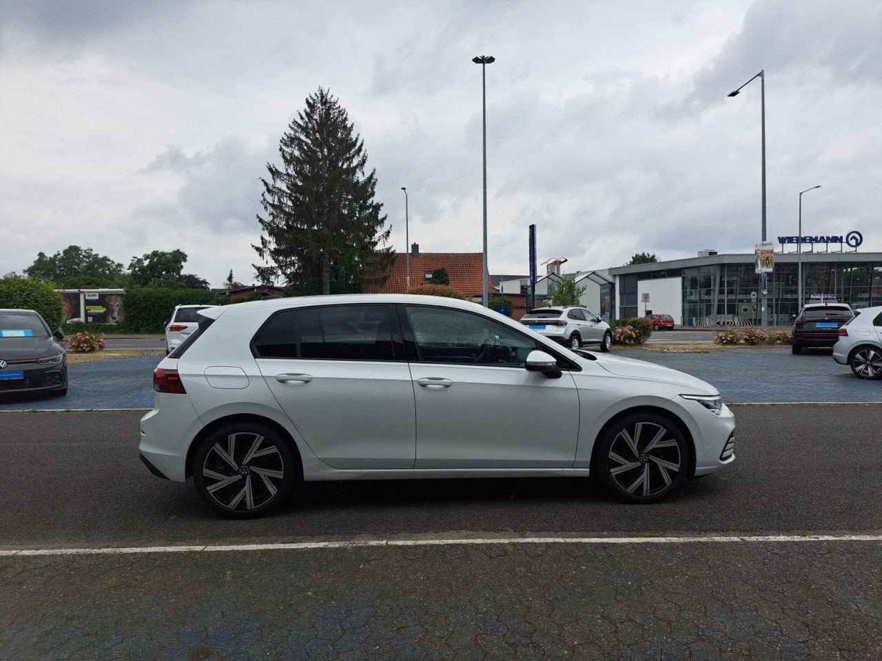 Volkswagen Golf VIII 1.0 eTSI Navi/ACC/RFK Klima Navi foto 3