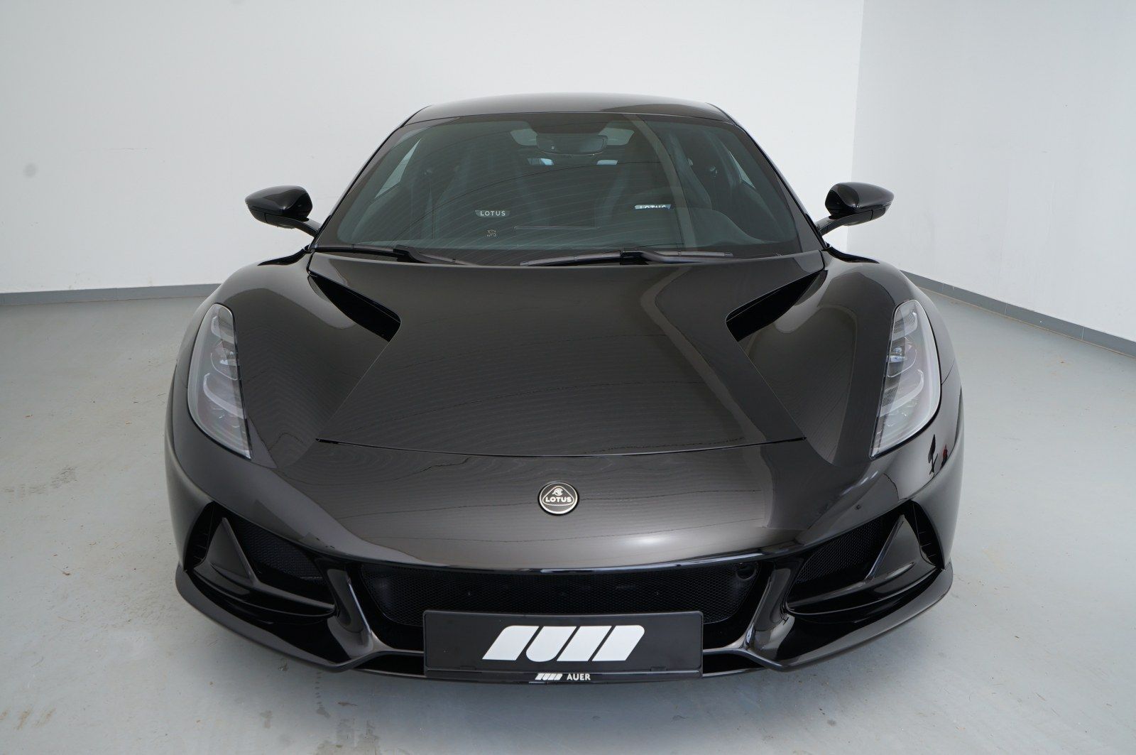Lotus Emira V6 Coupé Supercars Owners Circle 1 of 10 imagem 3