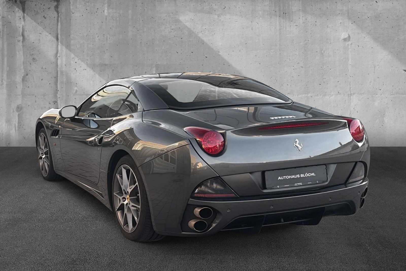 Fahrzeugabbildung Ferrari California*Daytona*Embleme*Dt. Auto