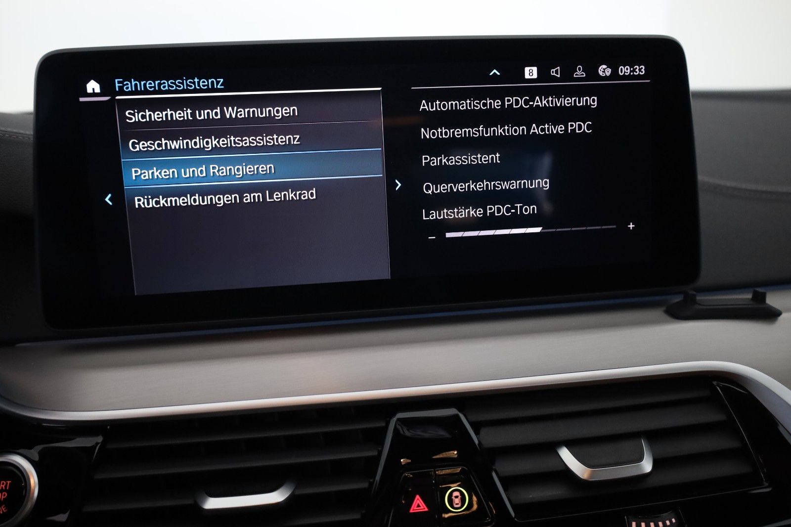 Fahrzeugabbildung BMW 530 e Luxury Line Lim.,Leder,Kamera,HUD,Panorama