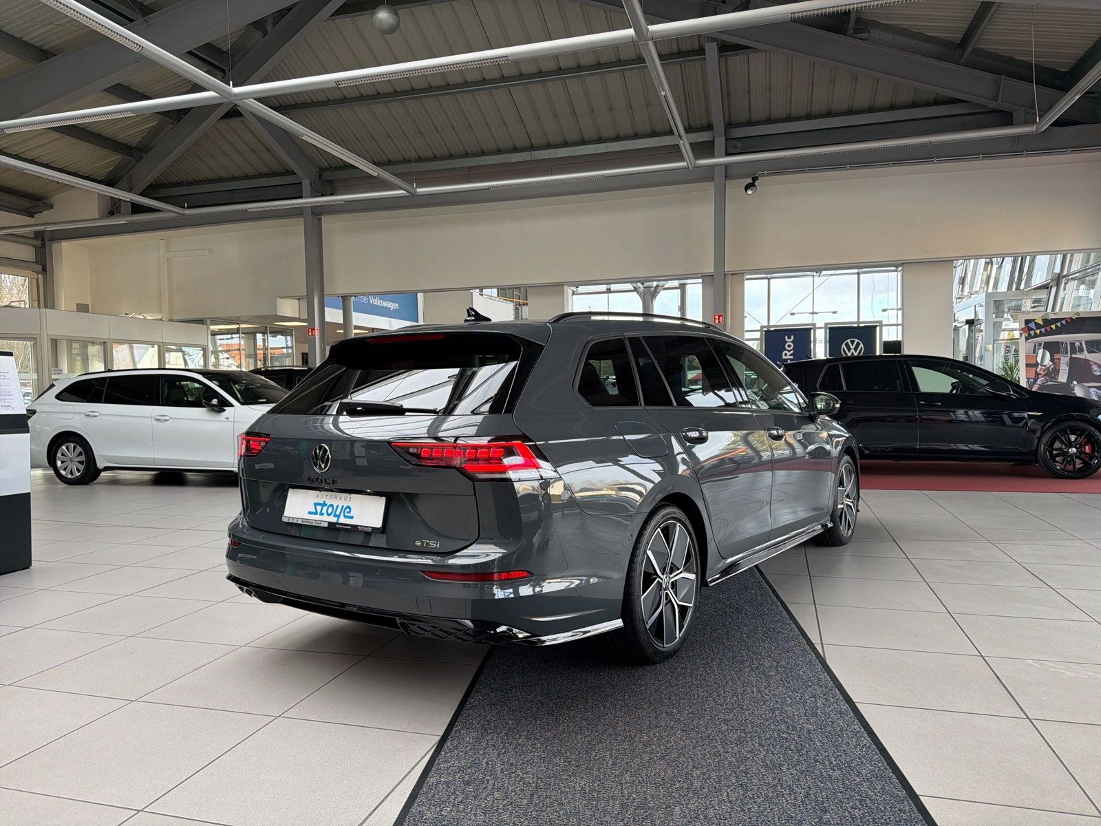 Golf Variant R-Line eTSi DSG PANO AZV Navi