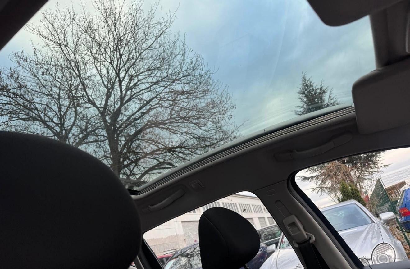 Peugeot 207 2011 — photo 13