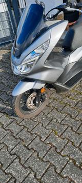 Honda PCX Motorroller 125 - Honda CRX