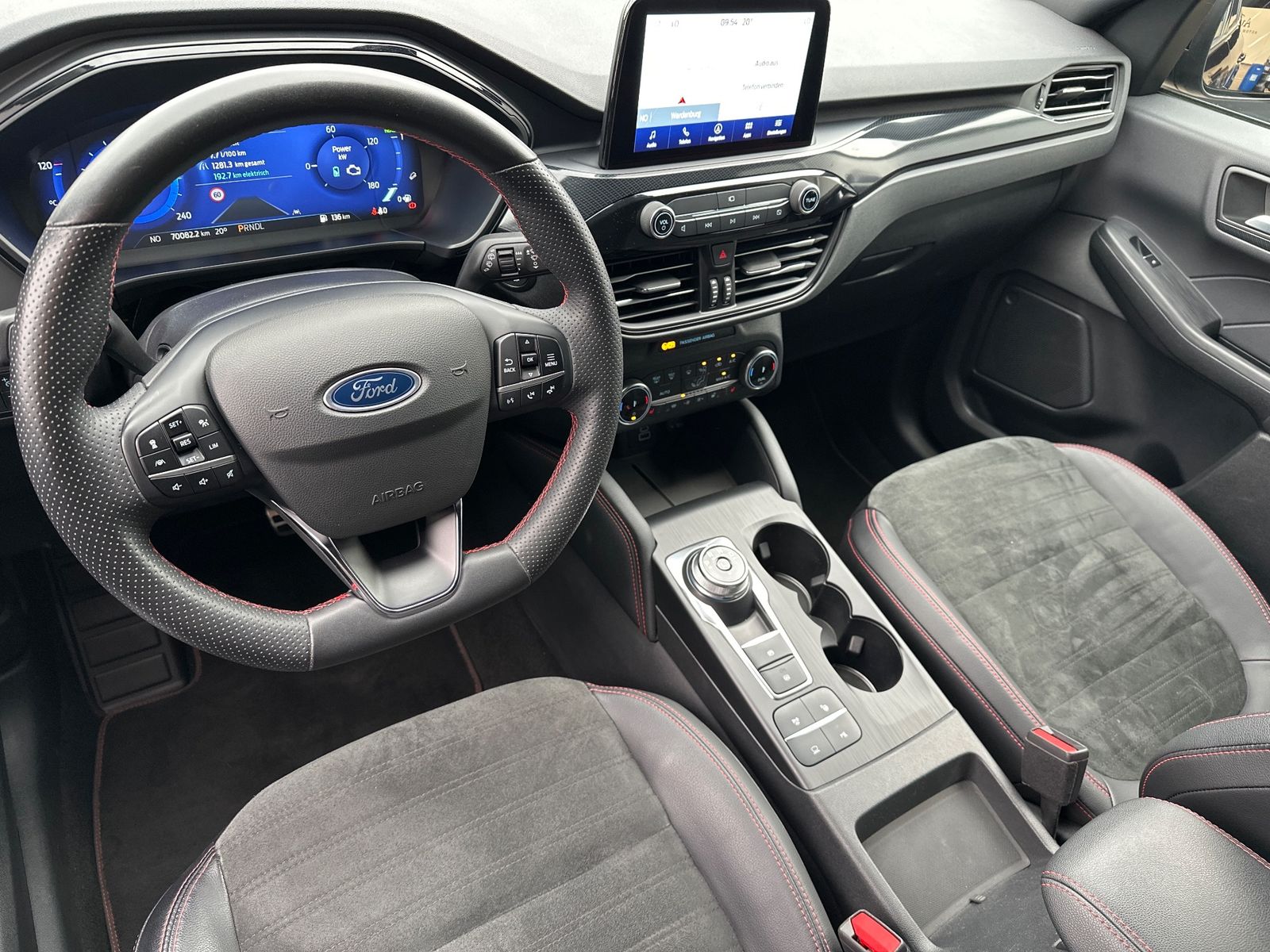 Fahrzeugabbildung Ford Kuga 2.5 Duratec FHEV ST-LINE X NAV+LED+AHK+HUD