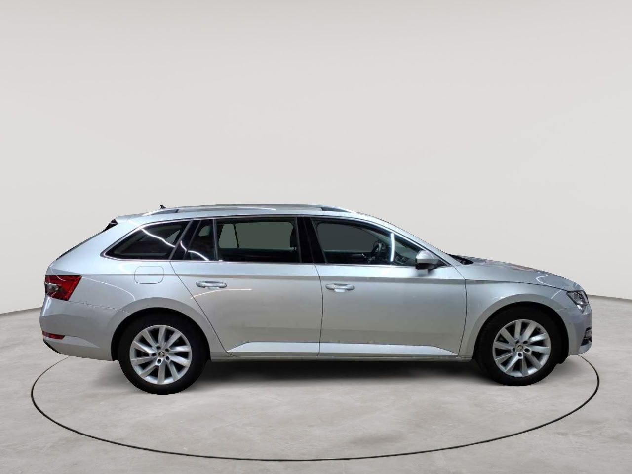 Skoda Superb Combi 2.0 TDI Style LEDER AHK NAV imagem 3