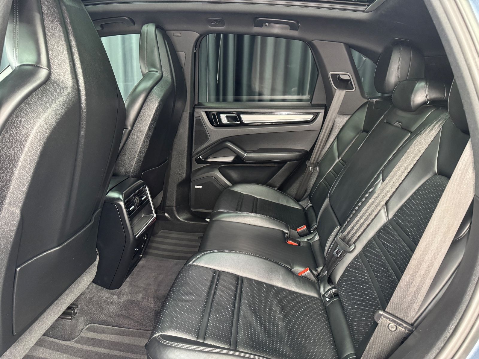 Fahrzeugabbildung Porsche Cayenne S|FACELIFT|PANO|18-WEGE|BOSE|MATRIX|