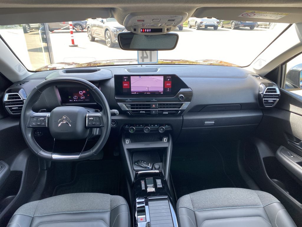 Fahrzeugabbildung Citroën C4 PureTech 130 *Automatik* SHINE *Park-Paket*