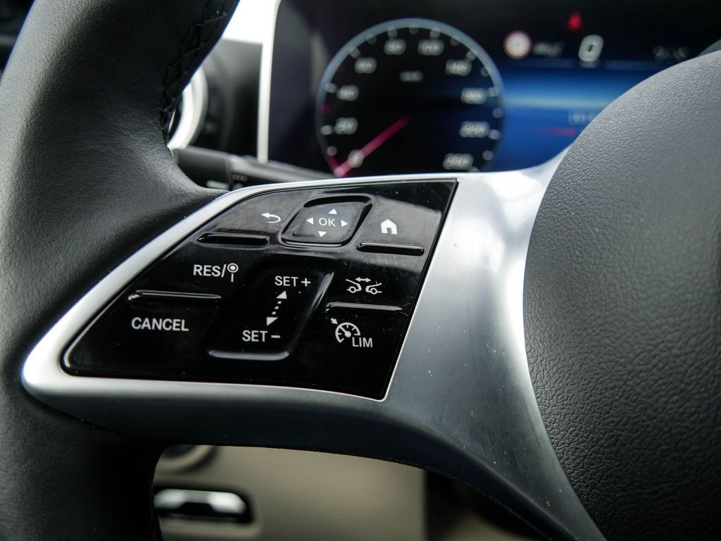 Mercedes-Benz C 200 AVANTGARDE |Avantgarde|DISTR|NAVI|360°|AHK