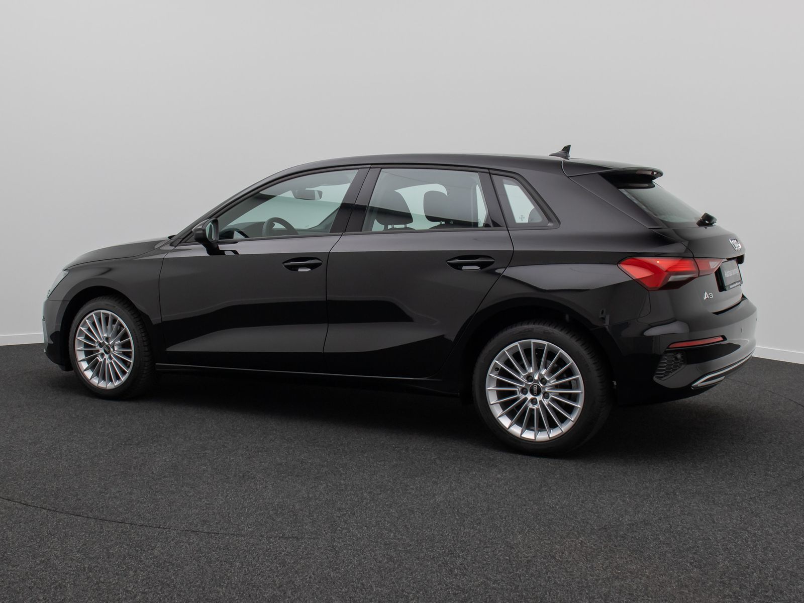 Fahrzeugabbildung Audi A3 30 TFSI S tronic Sportback PDC DAB FahrAssist