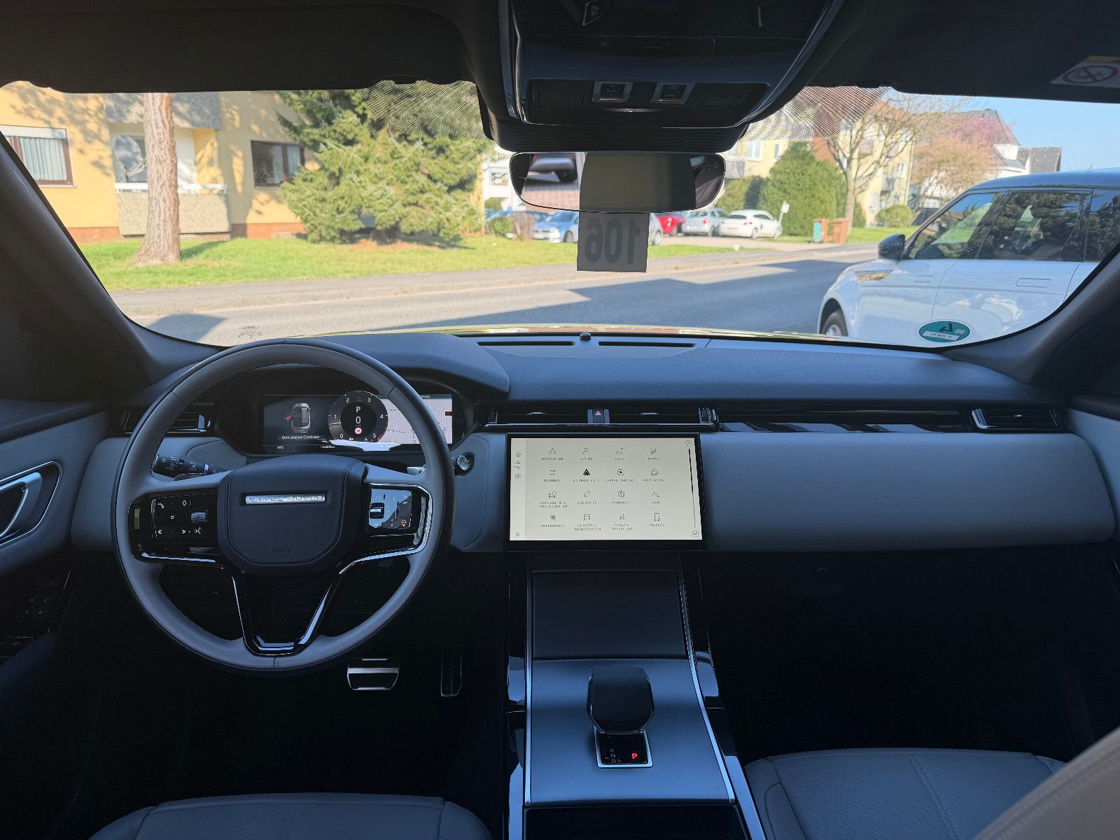Fahrzeugabbildung Land Rover Range Rover Velar D300/R-DYNAMIC/MERIDIAN/PANO