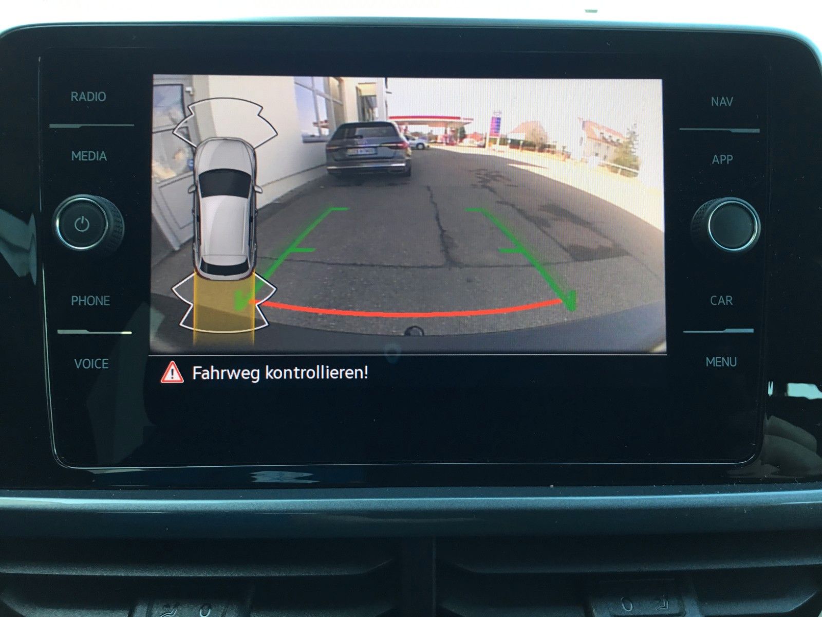 Fahrzeugabbildung Volkswagen T-Roc 1.5 TSI DSG Style+AHK+MatrixLED+ACC+Pano