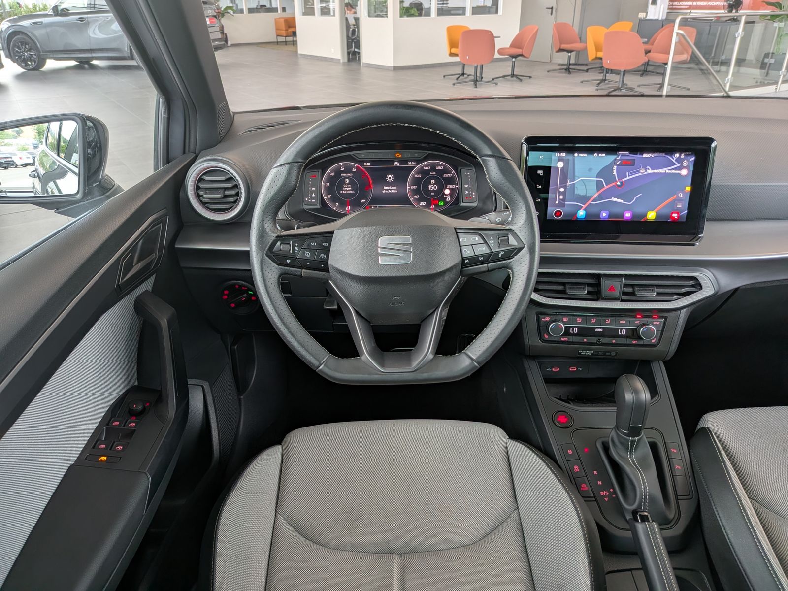 Fahrzeugabbildung SEAT Arona 1.5 TSI FR-LINE Black AHK*ACC*KAMERA*LED