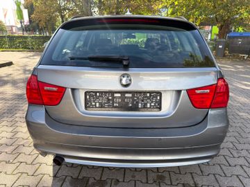 BMW 320 - 4