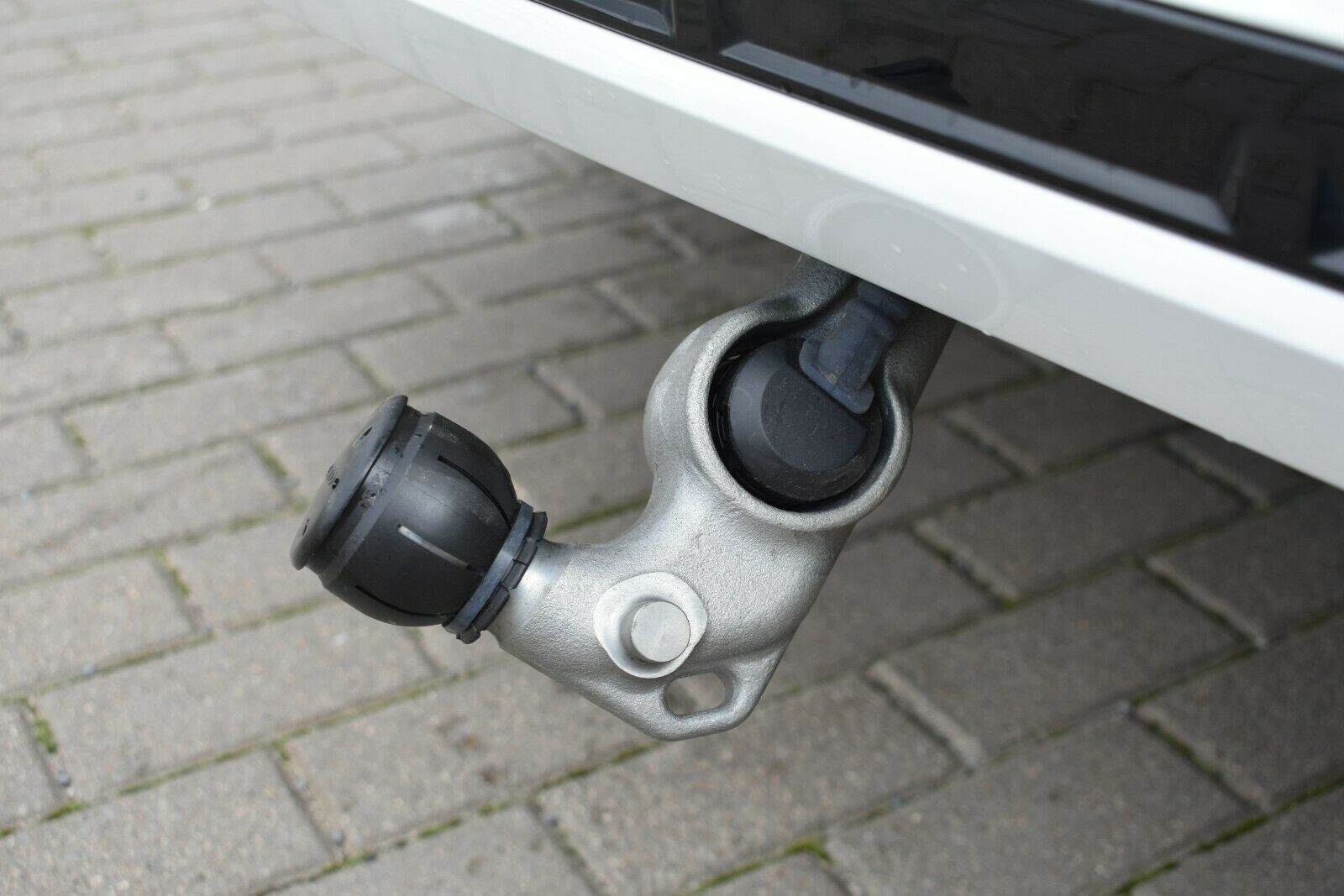 Fahrzeugabbildung Volvo XC60 T8 Twin Engine R-Design*360°*LUFT*AHK