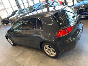 Volkswagen Golf VII Lim.  BMT *NAVI*SZHZ*PDC*TÜV-052027*