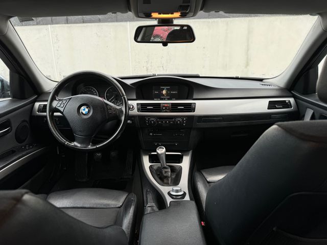 BMW 320d touring KLIMA LEDER NAVI