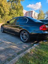 BMW E90 330I - BMW 330: 330i E90