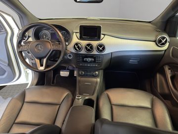 Mercedes B 220 - 11