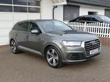 Audi Q7 3.0TDI S Line * AHK+Standhzg+7-Sitzer+LED+21" - Audi Q7: 7 Sitzer