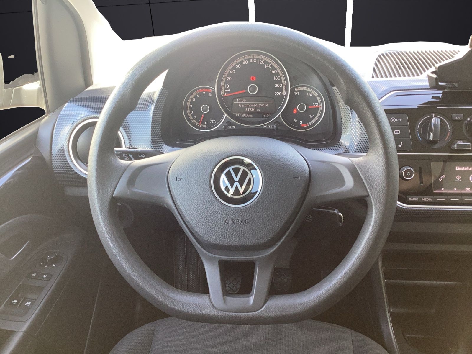 Fahrzeugabbildung Volkswagen up! 1.0 Basis Klima DAB GRA RFK SH