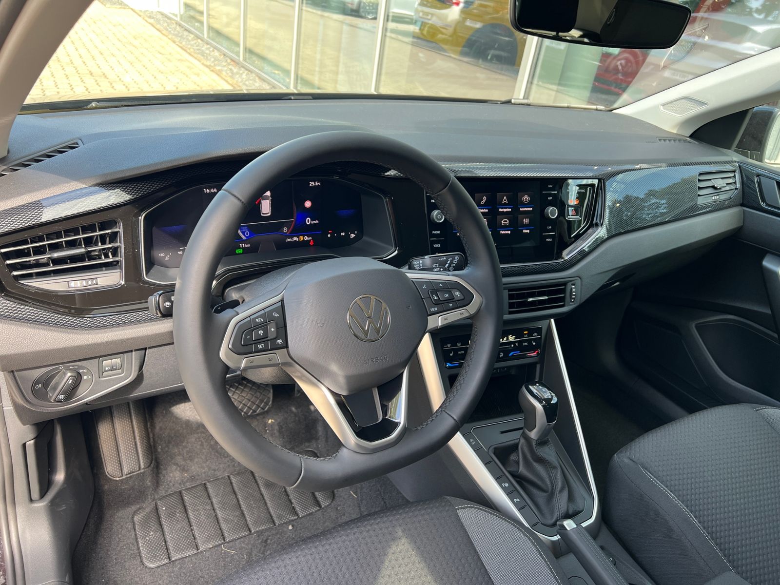 Fahrzeugabbildung Volkswagen Polo Life 1.0 TSI DSG *LED, ACC, Ready2Discover,