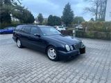 Mercedes-Benz E 220 CDI T CLASSIC Classic, 7 Sitze  Kindersitz - Mercedes-Benz E 220 aus 2001