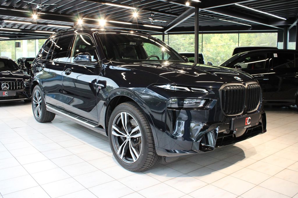 Image of BMW X7