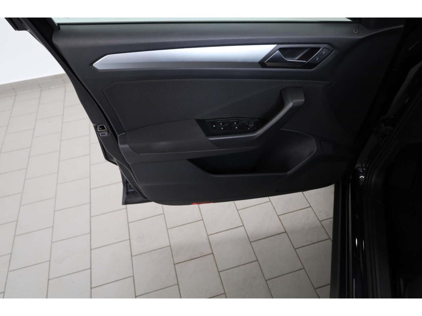 Volkswagen T-Roc 1.0 TSI Life 6-Gg. NAV/LED/RFK/ACC/Klima, миниатюра 14