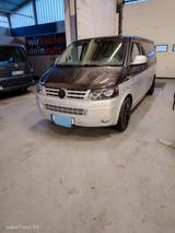 Volkswagen T5 Caravelle - Volkswagen T5: Firmenfahrzeug