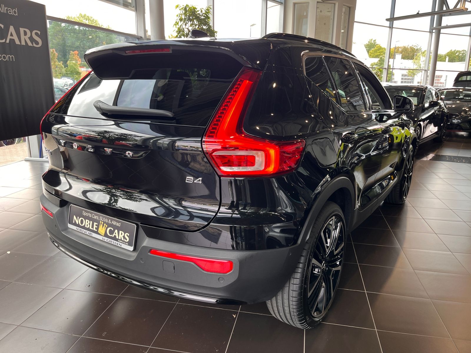 Fahrzeugabbildung Volvo XC40 Ultra Dark PANO AHK 21" 360° KAM