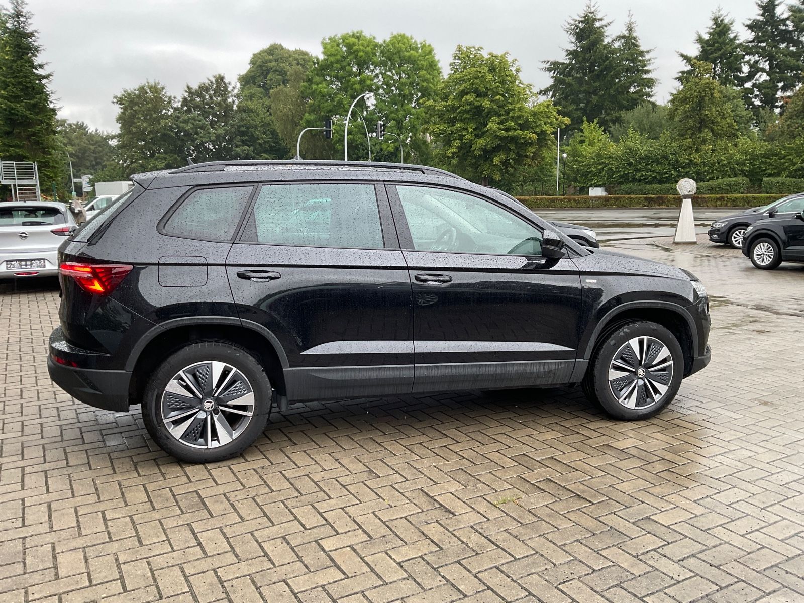 Fahrzeugabbildung SKODA Karoq 1.5l TSI DSG Selection,Kamera,Navi,ACC