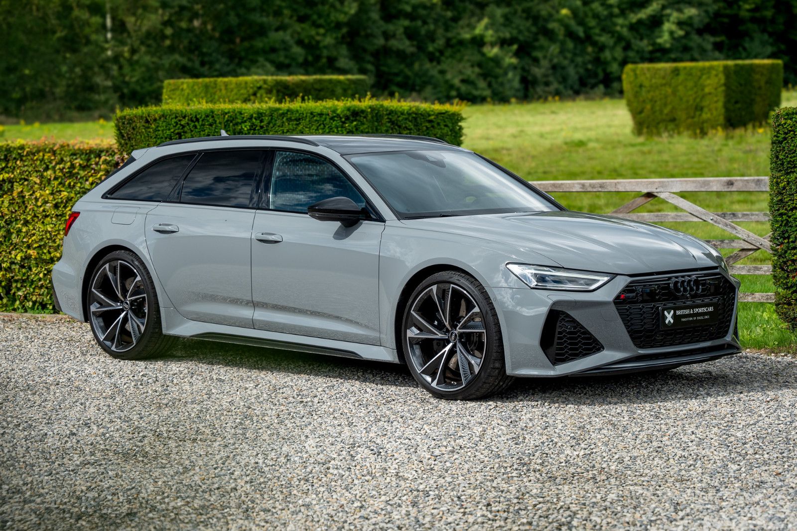 AUDI RS6 Avant C8  Performance 2024 / VAT Refundable