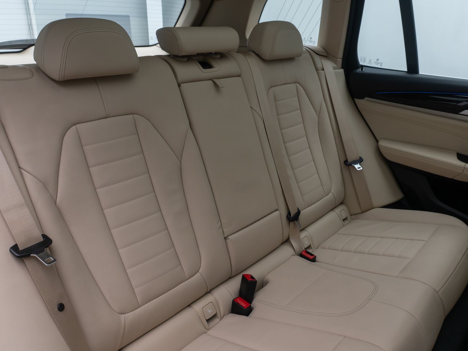 Fahrzeugabbildung BMW X3 xD30e xLine 360°HUD DAB HIFi Panorama Komfort