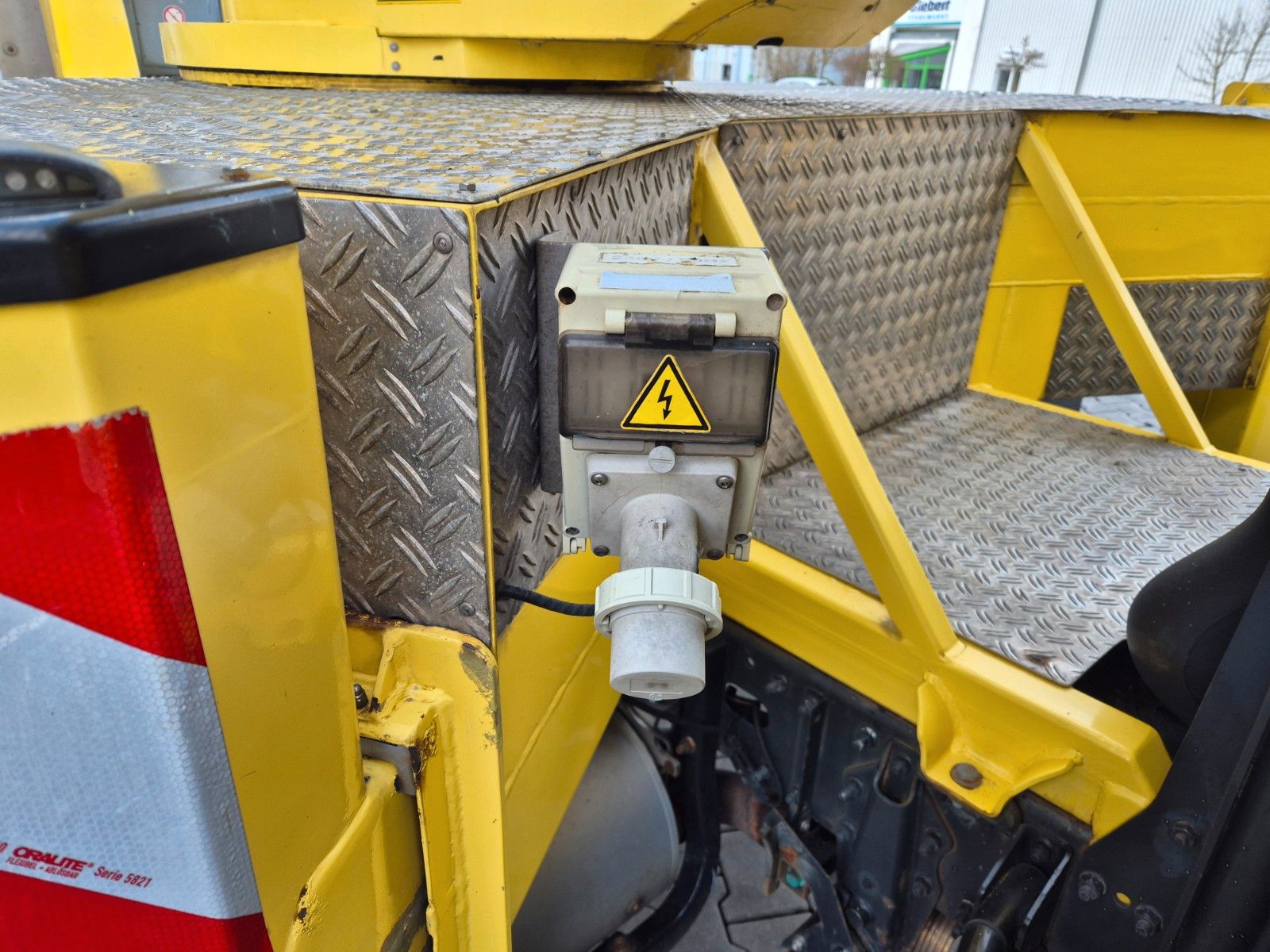 Fahrzeugabbildung MAN TGL 8.150 4x2 Bison Palfinger TKA 30