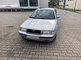 Skoda Octavia 1.6 Benzin  103.000 km - gebrauchte Skoda Octavia aus dem Jahr 2000