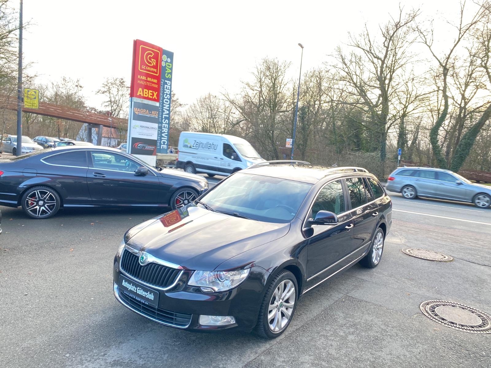 Skoda Superb 2.0 TDI DSG Elegance Combi NAVI XENON SHZ