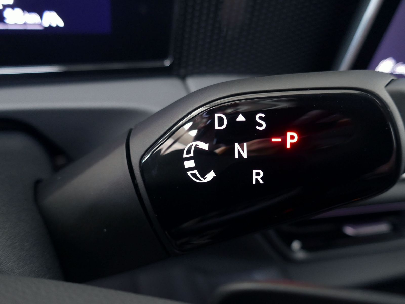 Fahrzeugabbildung Volkswagen Tiguan Life 2.0 TDI DSG | LED AHK RFK ACC