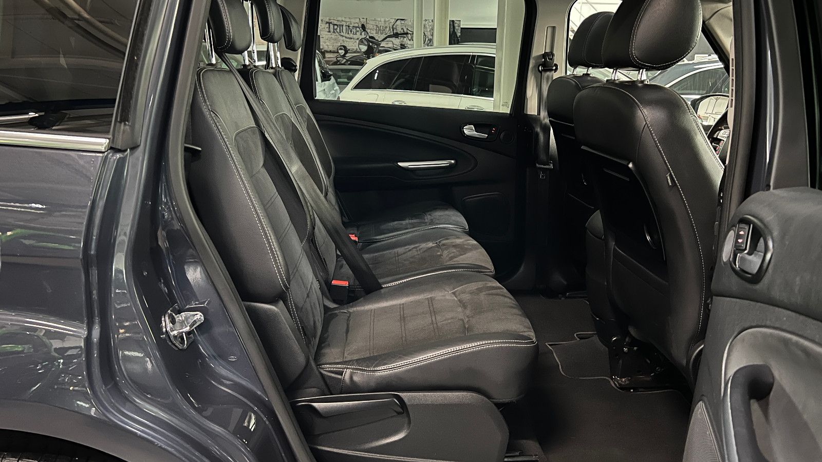 Fahrzeugabbildung Ford Galaxy 7-SITZER AUT. TITANIUM SPORT PANO MEMORY